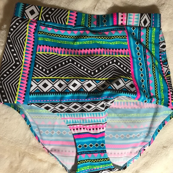 Aztec 2 piece swimsuit - Picture 3 of 6